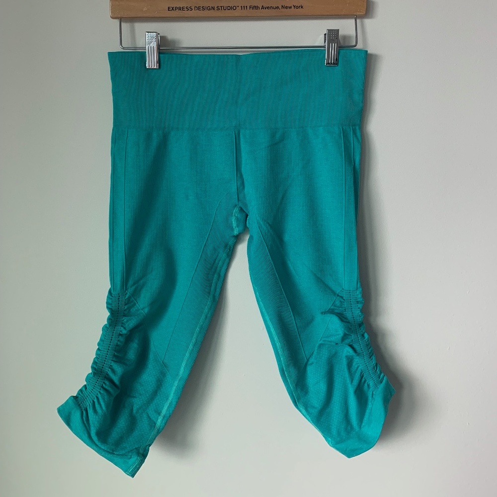 Lululemon "In the Flow II" Cropped Leggings, Sz 8